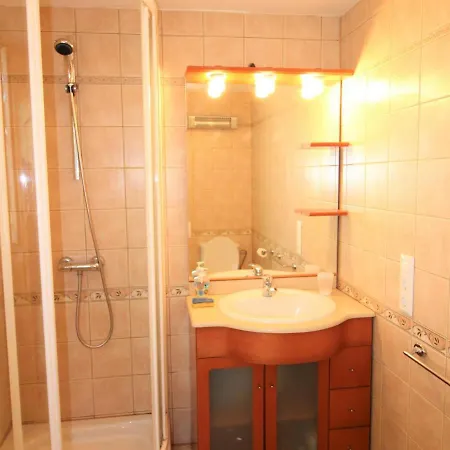 Apartment Planta Baja Con Jardin, Amarre, Y Parking En Zona Tranquila De - Es-258-46 Roses
