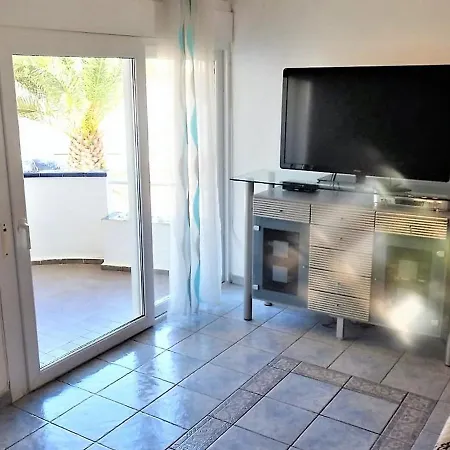 Planta Baja Con Jardin, Amarre, Y Parking En Zona Tranquila De - Es-258-46 * Roses