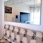 Planta Baja Con Jardín, Amarre, Y Parking En Zona Tranquila De - Es-258-46 Apartamento Roses